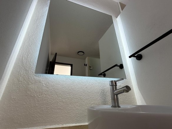 1b3715bb 7aca 48e8 b547 ddffa6a388c5