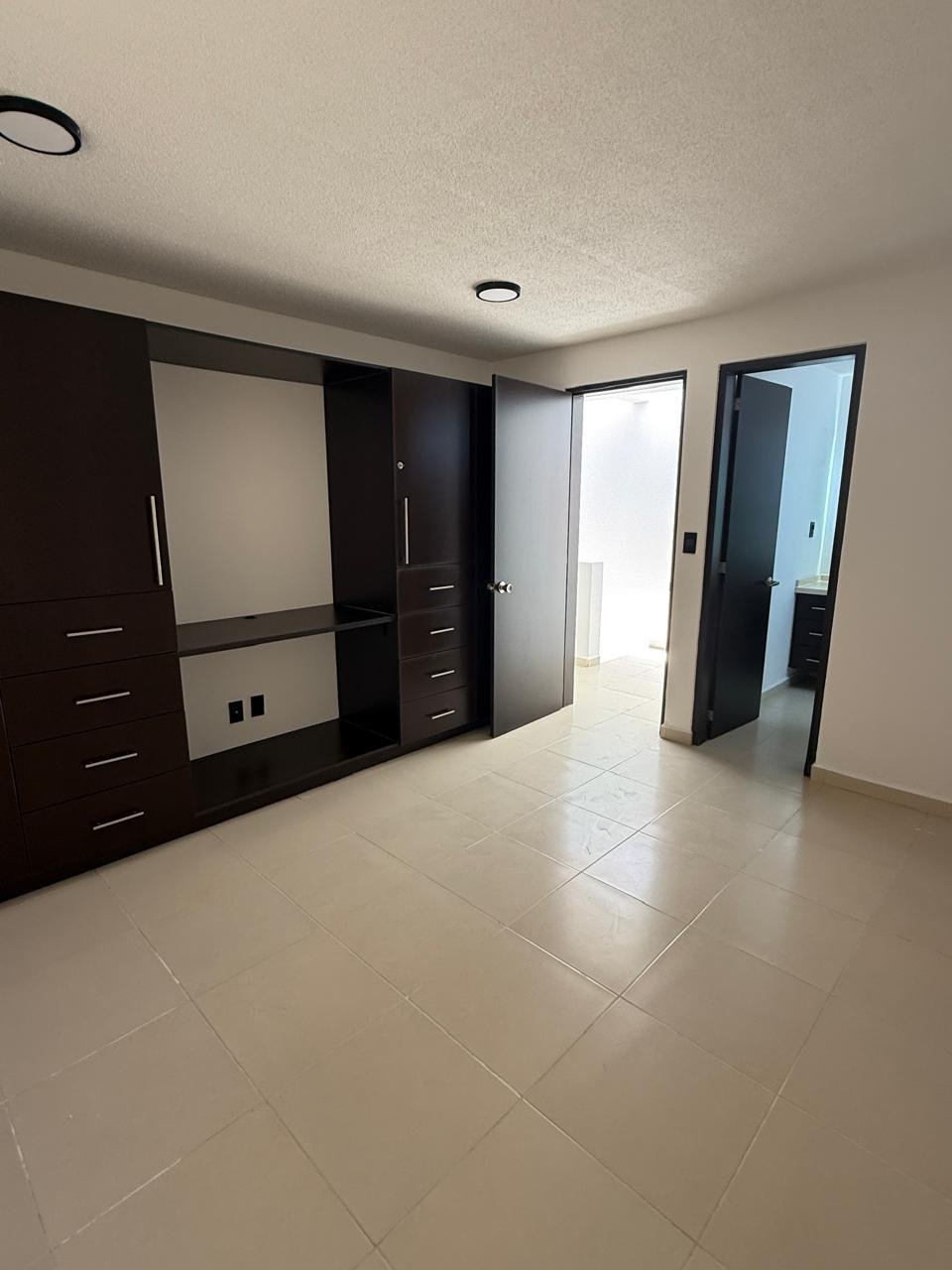 2930052a ba6f 40c3 a4fa fa1d23470e52