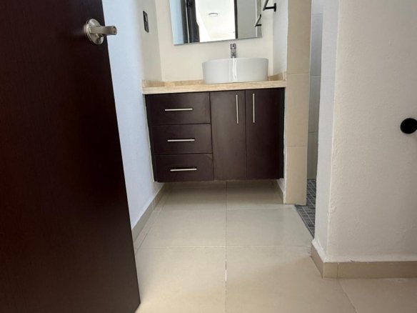 6b1a7ec5 94eb 42ab 8b17 e05ee6d4dcee