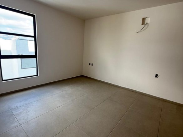 whatsapp image 2025 11 24 at 9.06.26 pm (1)