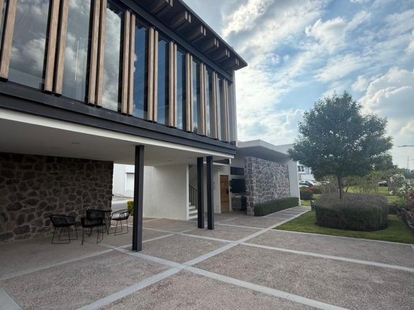 whatsapp image 2025 11 24 at 9.06.29 pm (1)