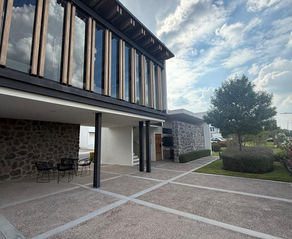 whatsapp image 2025 11 24 at 9.06.29 pm (1)