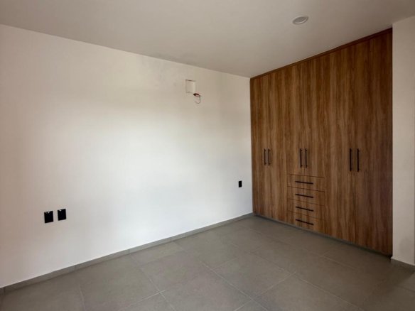 whatsapp image 2025 11 24 at 9.07.01 pm (2)